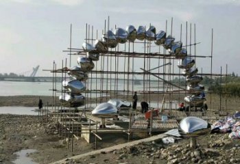 不銹鋼鵝卵石大門雕塑生產制作