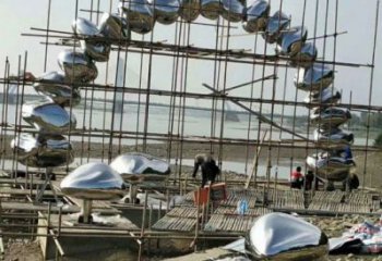 鵝卵石門頭雕塑，創意藝術設計，不銹鋼景觀大門雕塑