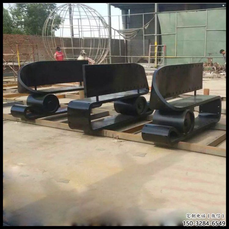 不銹鋼膠卷坐凳雕塑