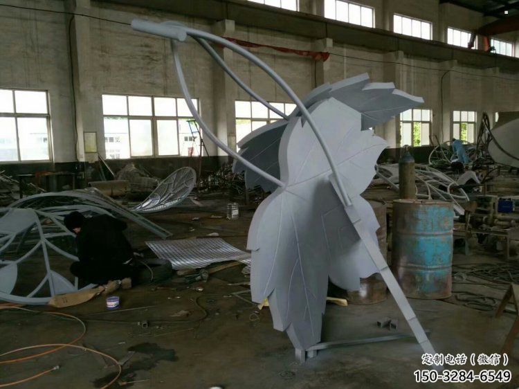 楓葉雕塑承接，鍛造工藝，不銹鋼楓葉雕塑訂做