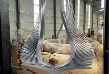 步行街翅膀雕塑，鍛造景觀雕塑，鏤空方式