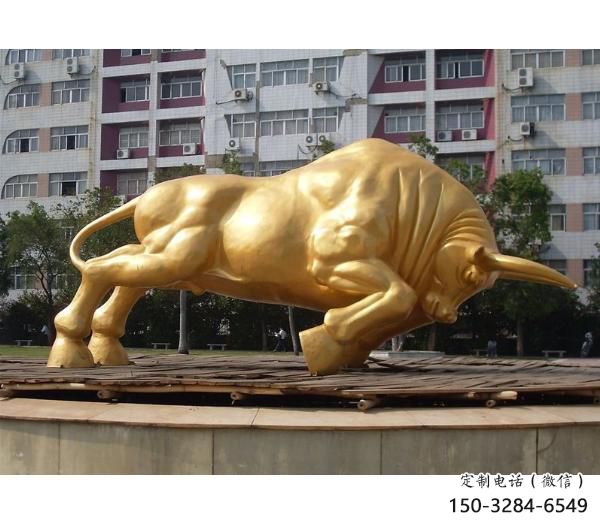 咸寧風景區開荒牛雕塑