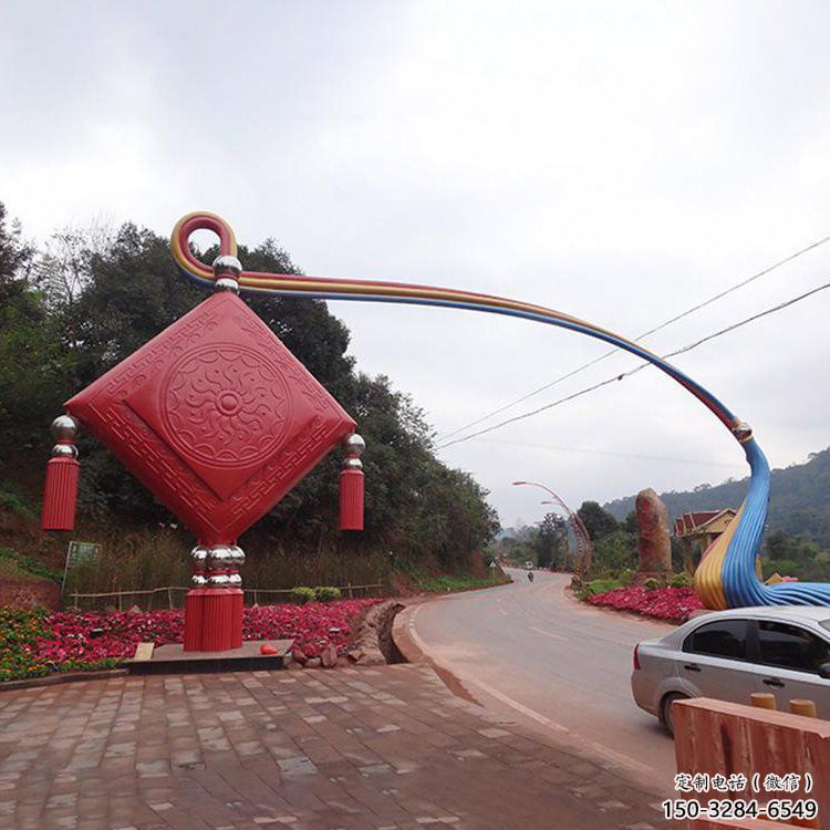 臨沂街道中國結(jié)雕塑