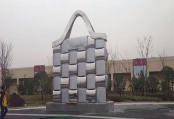 資陽景觀背包雕塑優(yōu)選，陸地擺件，園林不銹鋼背包雕塑供應(yīng)
