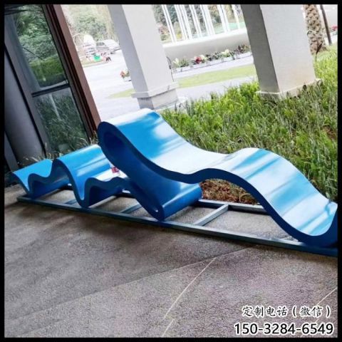 抽象造型坐凳雕塑，不銹鋼烤漆工藝效果